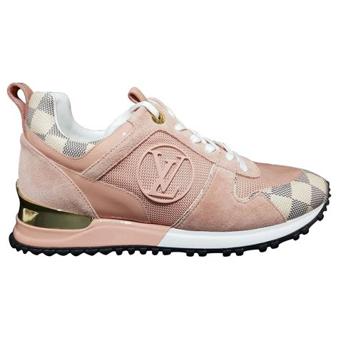 louis vuitton chaussure sneakers femme|louis vuitton sneaker for women.